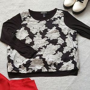 Forever 21+ Black and White Floral Print Top